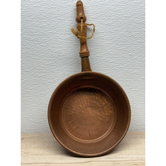 Vtg Manually Hammered Copper Saute Pan 8in Diameter With Wooden Handle - Picture 1 of 7